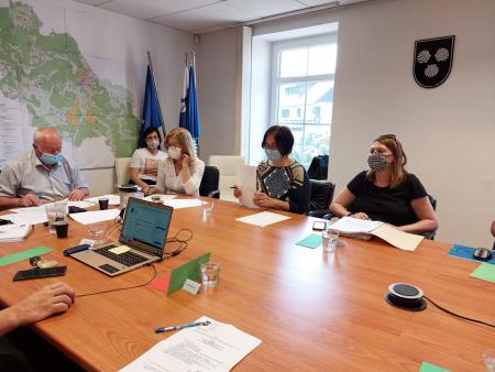 Mirna - 15 redna seja, 08062021, foto L. Uhan, Obcin Mirna (1)